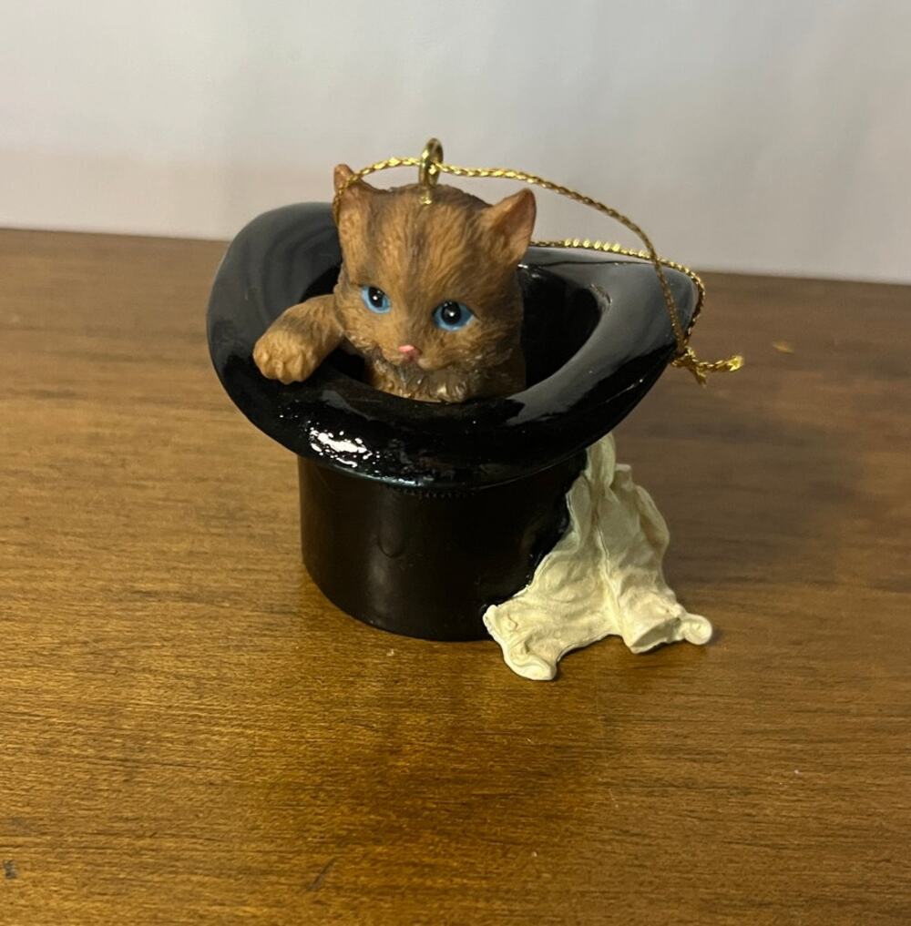 Roman Inc Kitten in Black Top Hat Christmas Ornament 1998 Resin Cat Gold Cord